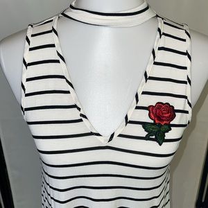 Threadzwear white top with black stripes rose applique Size Large (Juniors) NWT